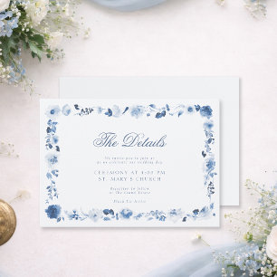 Staubblaue Florale Hochzeitsdetails Karte