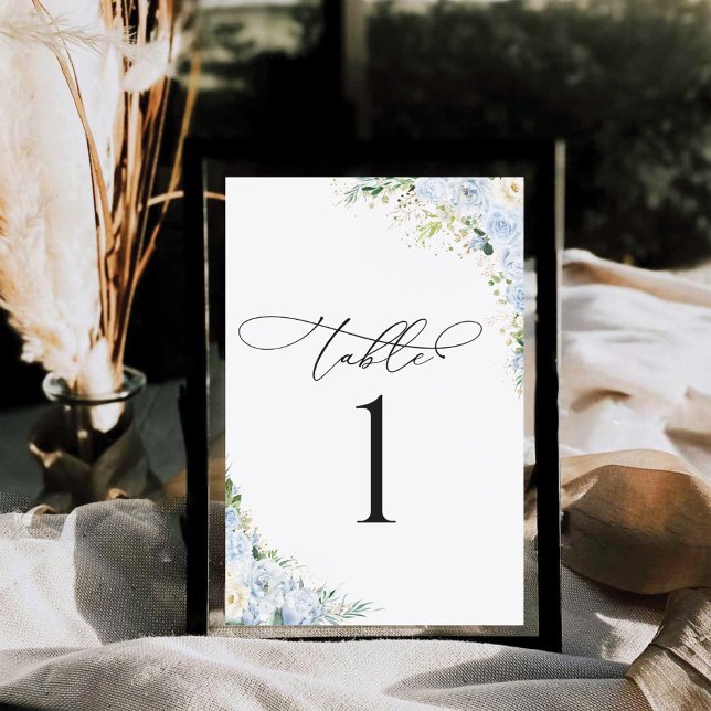 Staubblaue Florale Tischnummer-Hochzeitskarte (Von Creator hochgeladen)