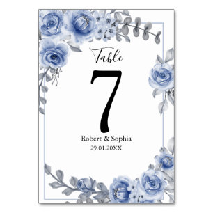 Staubblaue Hochzeit mit Blumen Tischnummer