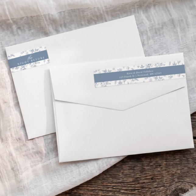 Staubblaue Hochzeitsprobe-Dinner-Rücksendeadresse (Dusty blue rehearsal dinner wrap around return address label with vintage French florals)