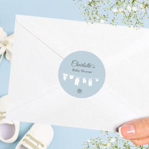 Staubblaue minimalistische Babyparty für einen Jun Runder Aufkleber