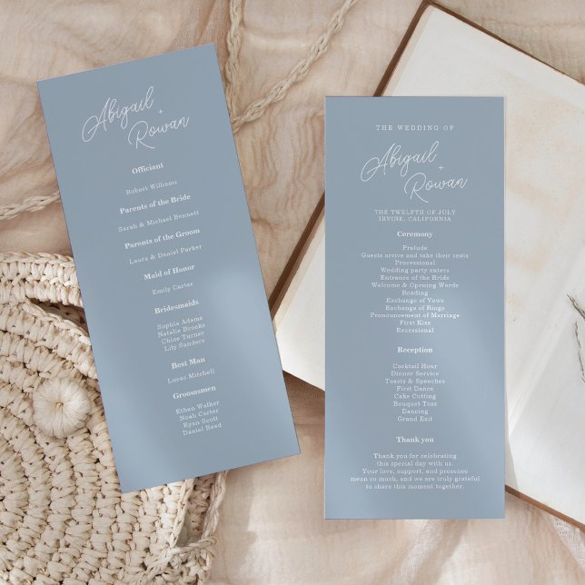Staubblaue Minimalistische Hochzeitsprogrammkarte  Einladung (Von Creator hochgeladen)