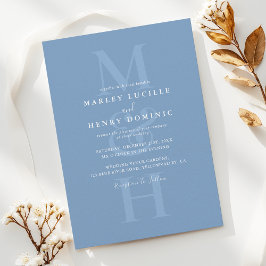 Staubblaue moderne Monogramm-Overlay-Hochzeit Einladung