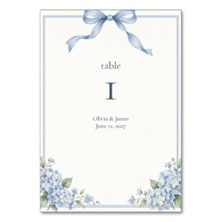Staubblaue Schleifen-Hortensien-Hochzeit Tischnummer