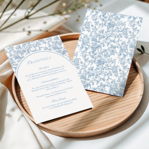 Staubblauer Blumen-Toile-Monogramm-Hochzeitsbogen Begleitkarte