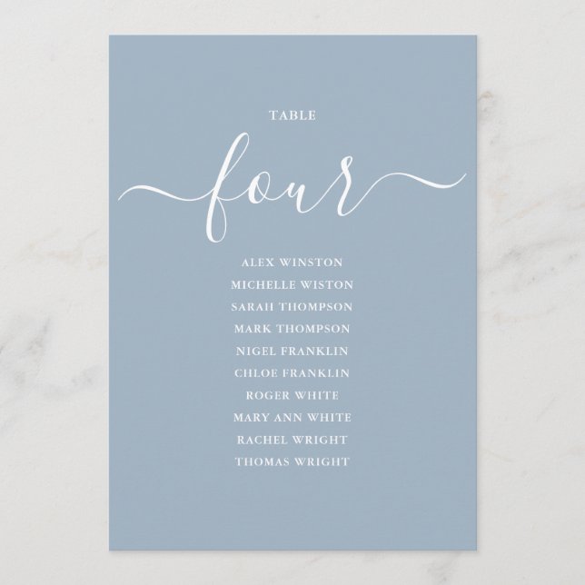 Staubblauer Schrift-Tischnummer-4-Sitzplan Einladung (Vorderseite)