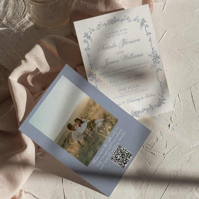 Staubblaues Blumen-Botanik-Foto-QR-Code-Hochzeit Einladung (Von Creator hochgeladen)