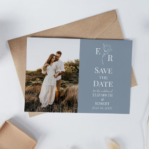 Staubblaues Blumenmonogramm Foto Save-the-Date-Kar Einladung