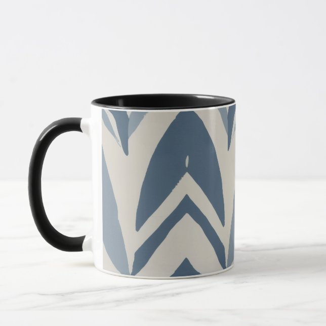 Staubblaues Küstenbatik Parang Chevron Geometrisch Tasse (Links)