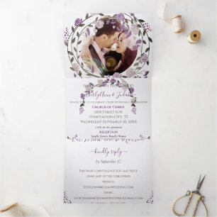 Staubige Lila Pfingstrose Florale Hochzeitskrone Dreifach Gefaltete Einladung