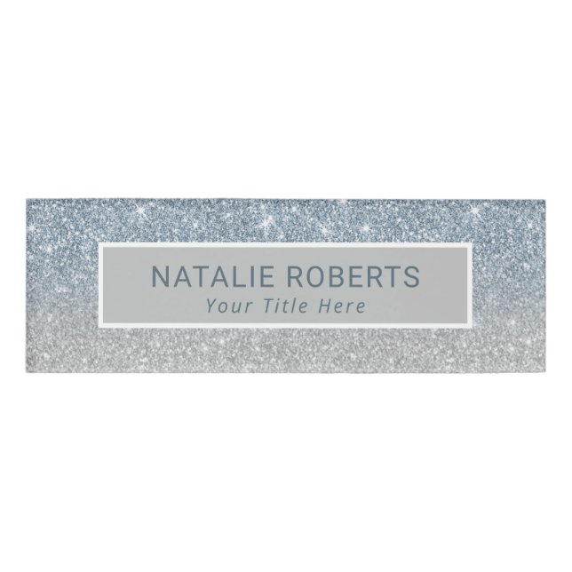 Staubiger blauer silberner namenschild (Vorderseite)