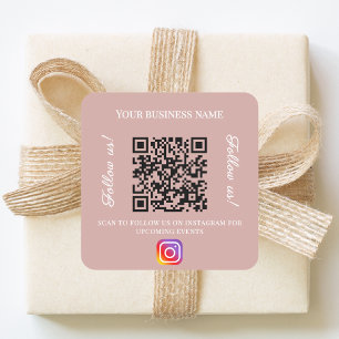 Staubiges rosa Geschäft Name QR-Code Instagram Quadratischer Aufkleber