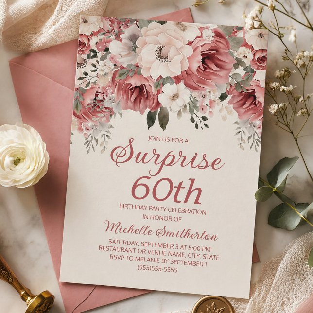 Staubrosa Rote Creme Blumen Überraschung 60. Einladung (Elegant dusty rose and cream-colored watercolor floral 60th birthday party invitation)