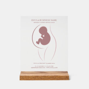 staubrosafarbene Silhouette einer Mutter mit Baby Acrylschild