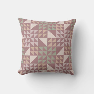 Staubrosafarbenes geometrisches Quiltmuster-Wurfki Kissen