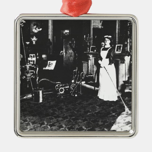 Staubsauger bei der Arbeit Ornament Aus Metall (Vorne)