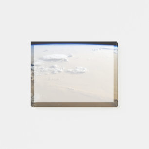 Staubsturm über die Sandmeere der Wüste Sahara. Post-it Klebezettel