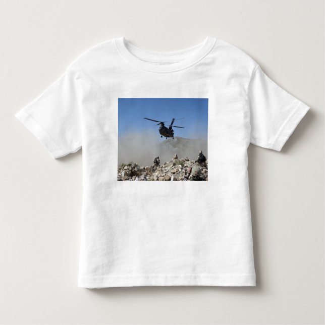 Staubwolken, die durch die Rotorabwaschanlage ange Kleinkind T-shirt (Vorderseite)