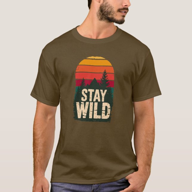 Stay Wild Vintage Sunset Mountain T-Shirt (Vorderseite)