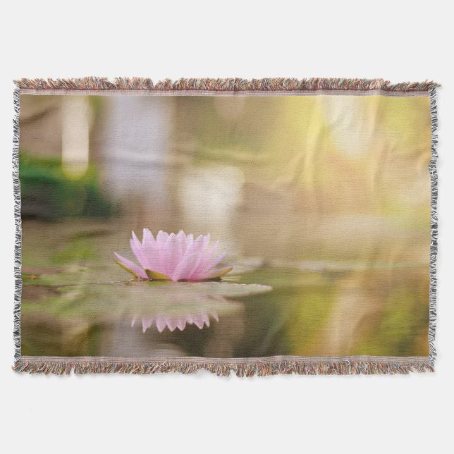Staylish Lotus Blume Landschaft, Zen Decke (Vorderseite)