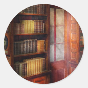 Steampunk - Das halbprivate Studierzimmer Runder Aufkleber