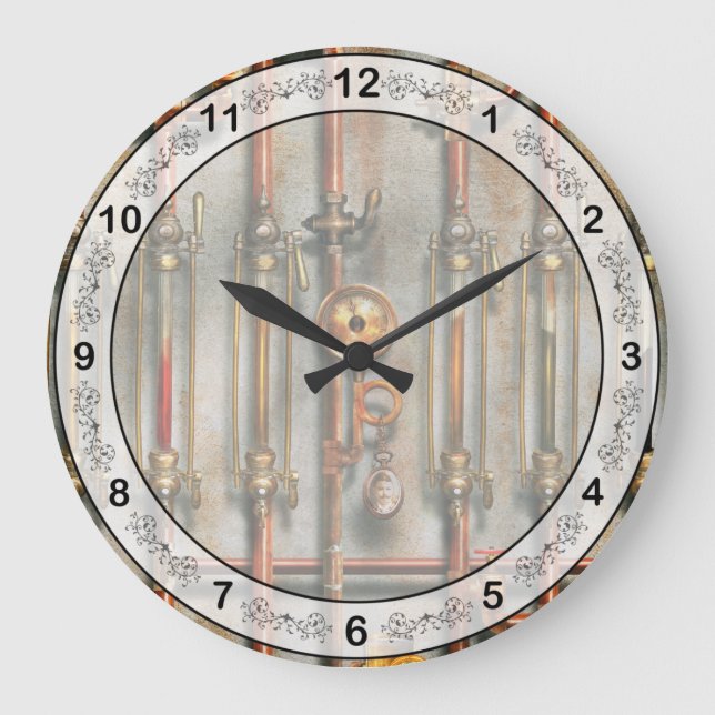 Steampunk - Das Schmierkrümmer Große Wanduhr (Vorderseite)