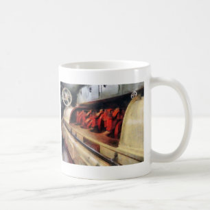 Steampunk - Hinterer Maschinenraum in U-Boot Kaffeetasse