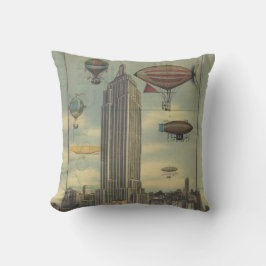 Steampunk Luftschiffe im Himmel über New York City Kissen