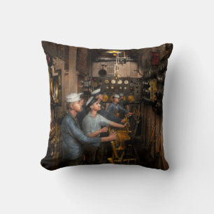 Steampunk - Steuerung auf der USS Washington 1920 Kissen