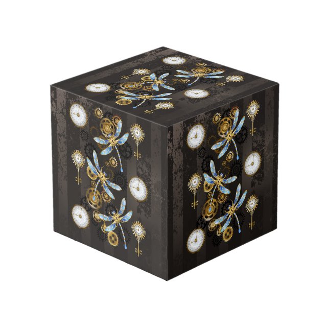 Steampunkdrachenfliegen auf braunem, gestreiften H Würfel (Vorderseite Schrägansicht)