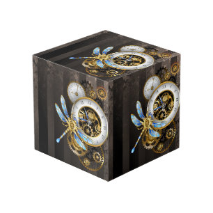Steampunkuhr mit mechanischer Libelle Würfel