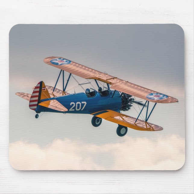 Stearman-Flugzeug stürzt durch den Himmel Mousepad (Vorne)