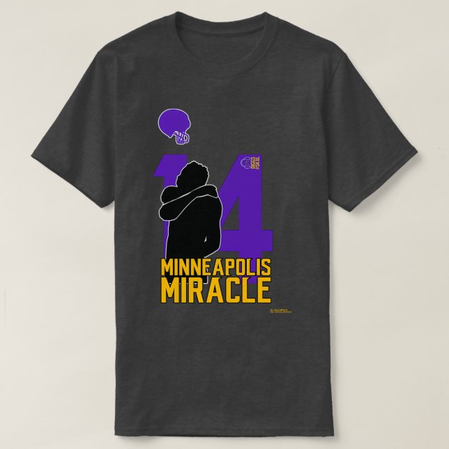 Stefon Diggs Helmet Toss Lila Helmet T-Shirt (Design vorne)