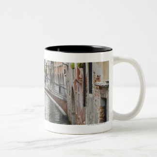 Steg in Venedig Zweifarbige Tasse