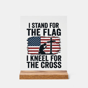 Steh für die Flagge, kni für das Kreuz-Shirt-Desig Acrylschild