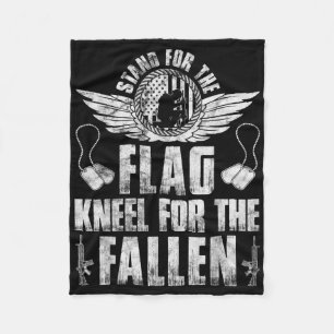 Steh für die Flagge, knie für das Gedenk-D Fleecedecke