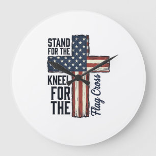 Steh für die Flagge Knie für das Kreuz-Shirt-Desig Große Wanduhr
