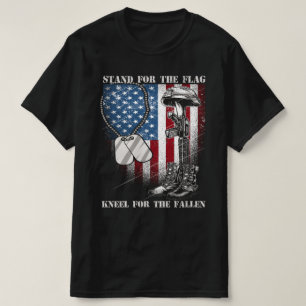 stehen für die Fahne gefallener Veteranen T-Shirt
