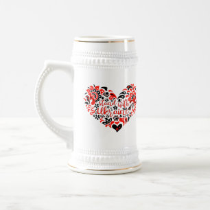 Stehen Sie mit ukrainischer Schrift und Herz Bierglas
