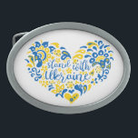 Stehen Sie mit ukrainischer Schrift und Herz Ovale Gürtelschnalle<br><div class="desc">Bleiben Sie mit ukrainischer Schrift und Herz in ukrainischen Flaggenfarben und transparenten ethnischen Mustern Folk Art Illustration Herz und Schrift in ukrainischen Flaggenfarben und ethnischen Mustern Herz, Form, Reinheit, Reinheit, Allegorie, Friedenszeichen, Frieden, kein Krieg, Stopp-Krieg, Ukraine, Ukrainisches, ethnisches Muster, ukrainische Flagge, blau und gelb, stolz, Staat, Regierung, Zeichen, Zeichen, Zeichen,...</div>