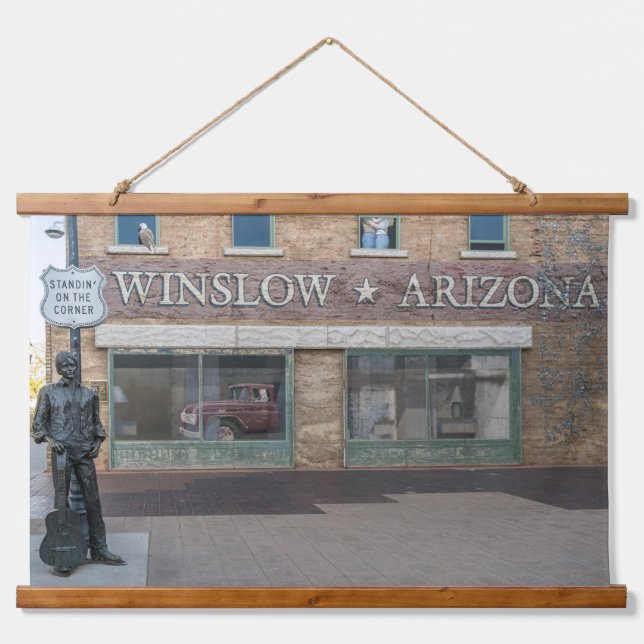 Stehend an der Ecke Wandteppich Mit Holzrahmen (Vorne)