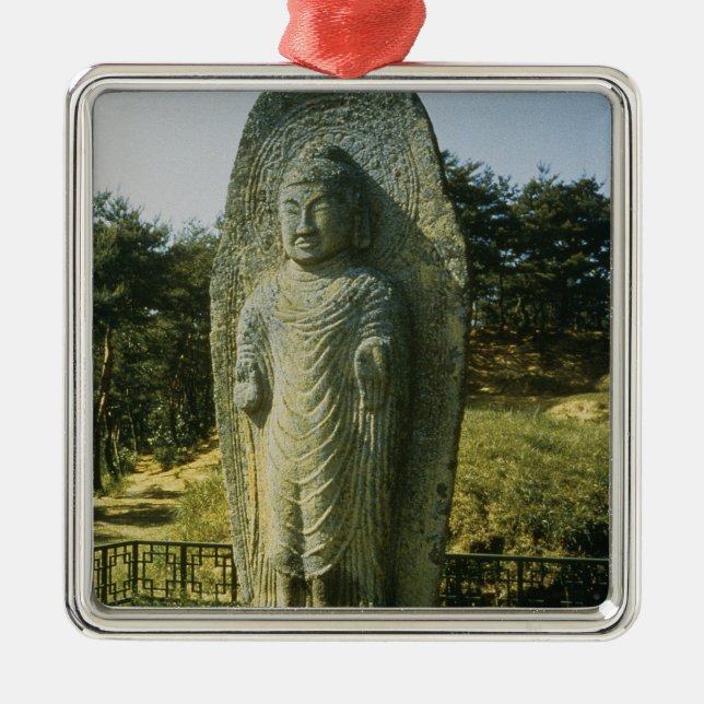 Stehender Buddha an Ch'olch'on-Ni, Naju, 10. centu Silbernes Ornament (Vorne)