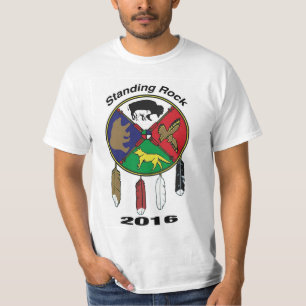 Stehender Felsen-weißes Büffel-Frauen-Medizin-Ra T-Shirt