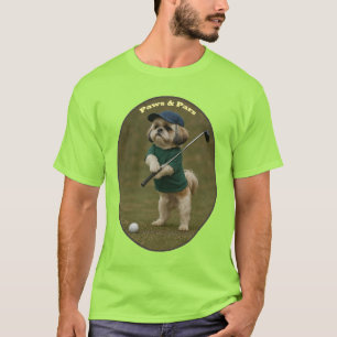 Stehender Shih-Tzu-Hund mit Golfschläger URM T-Shirt