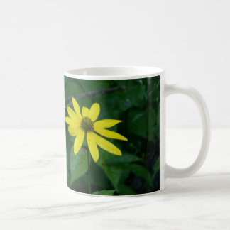 Stehendes allein der Blume Tasse