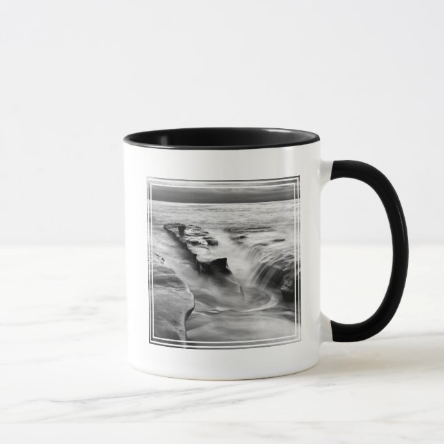 Steigende Flut am Strand Tasse (Rechts)