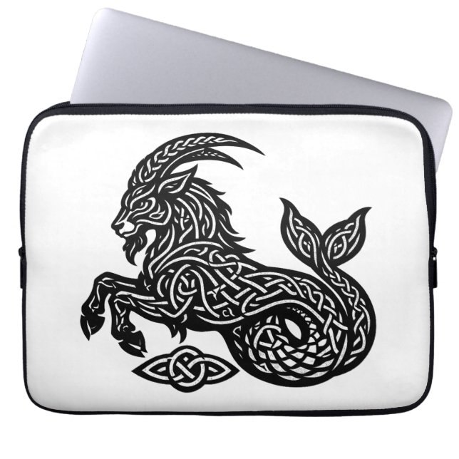 Steinbock — Heimgesuchte Tinte Zodiakus Steinbock‑ Laptopschutzhülle (Vorderseite)