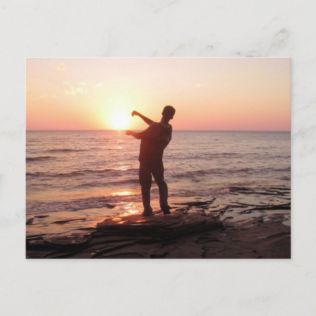 Steine in den Sonnenuntergang überspringen Postkarte (Vorderseite)