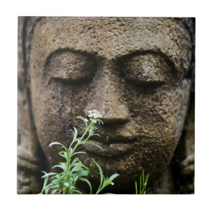 Steingartenstatue mit Blume Fliese