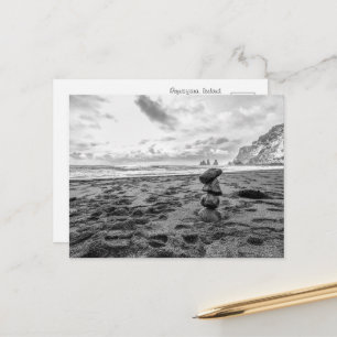 Steinhaufen an Reynisfjara Beach Postkarte